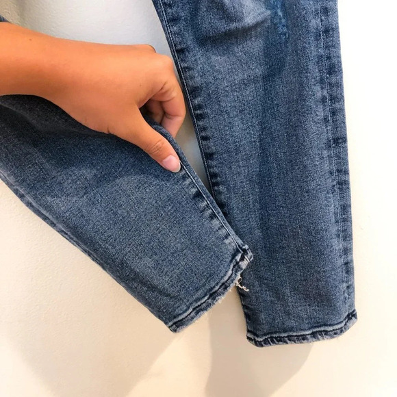 AGOLDE Sophie Crop Distressed Skinny Jean in Spell - Picture 5 of 11